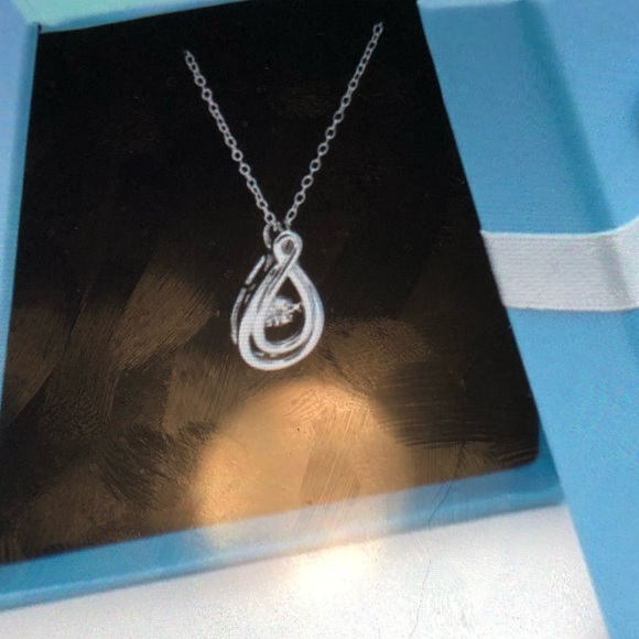 Diamond Pendant & Necklace - Picture 6 of 7